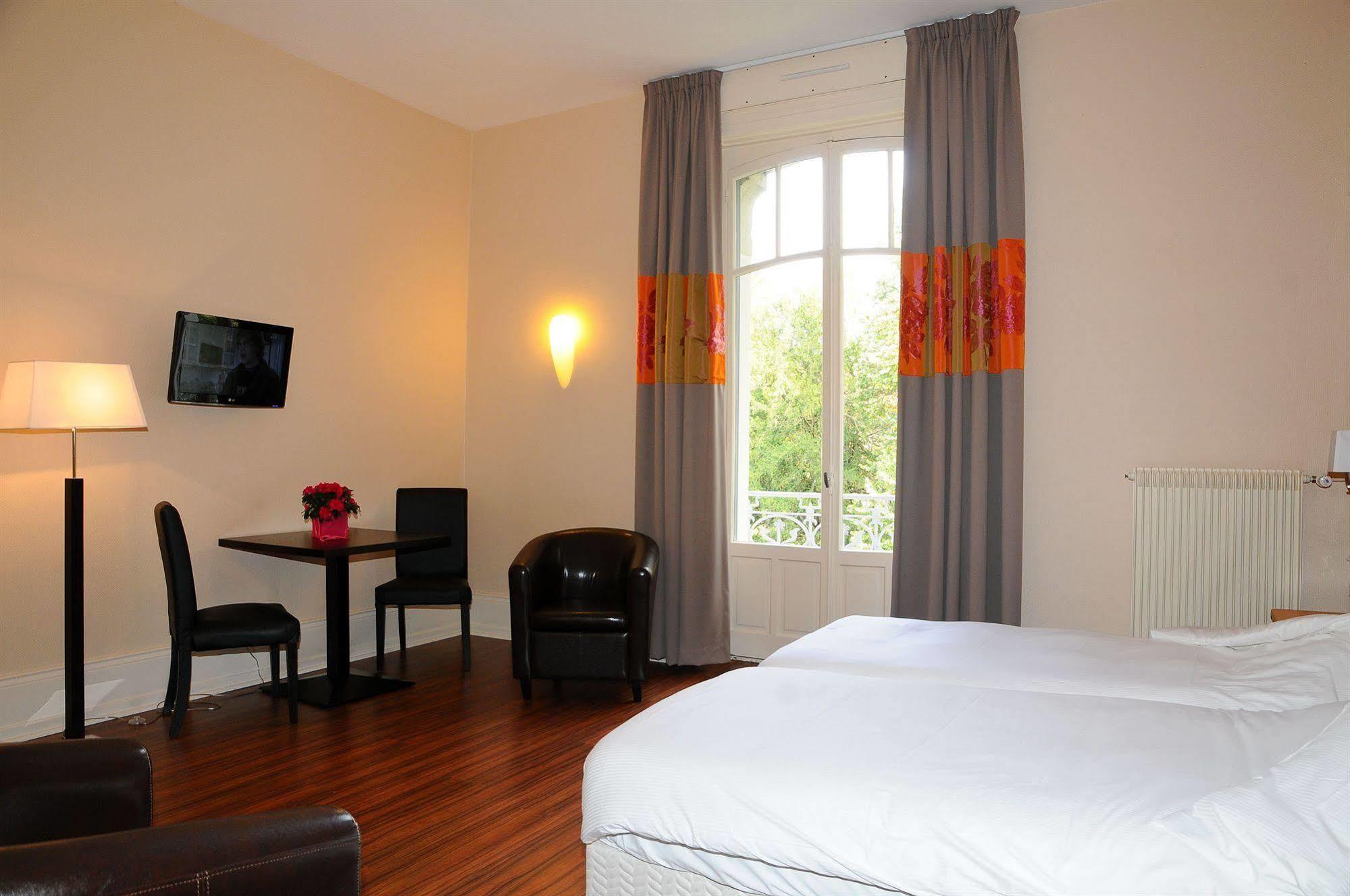 Hotels & Residences - Les Thermes 룩세일레벵즈 외부 사진