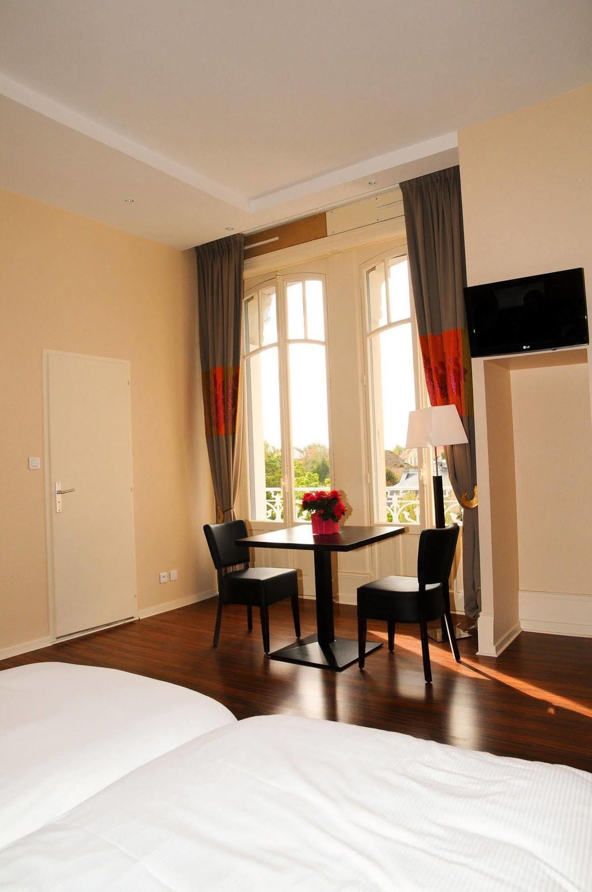 Hotels & Residences - Les Thermes 룩세일레벵즈 외부 사진