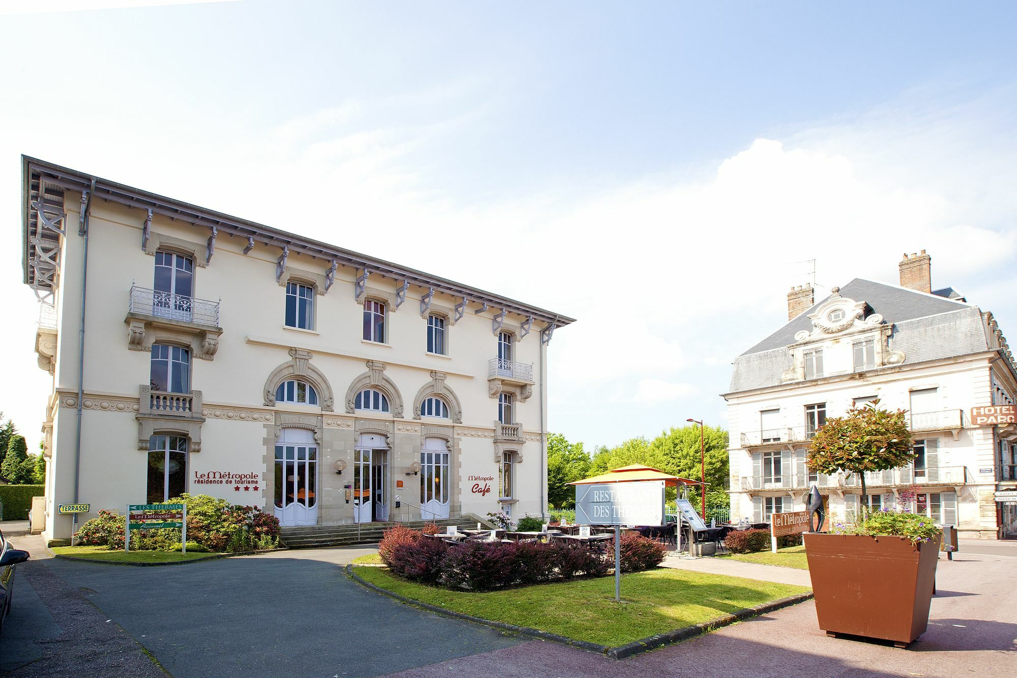 Hotels & Residences - Les Thermes 룩세일레벵즈 외부 사진